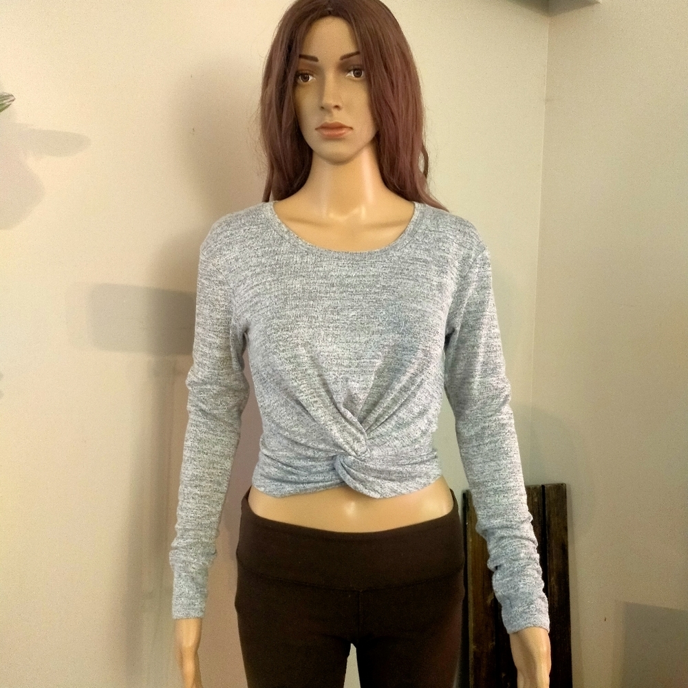 Aritzia Wilfred Free Gray Crop Long Sleeves Knit Top Twist Waist